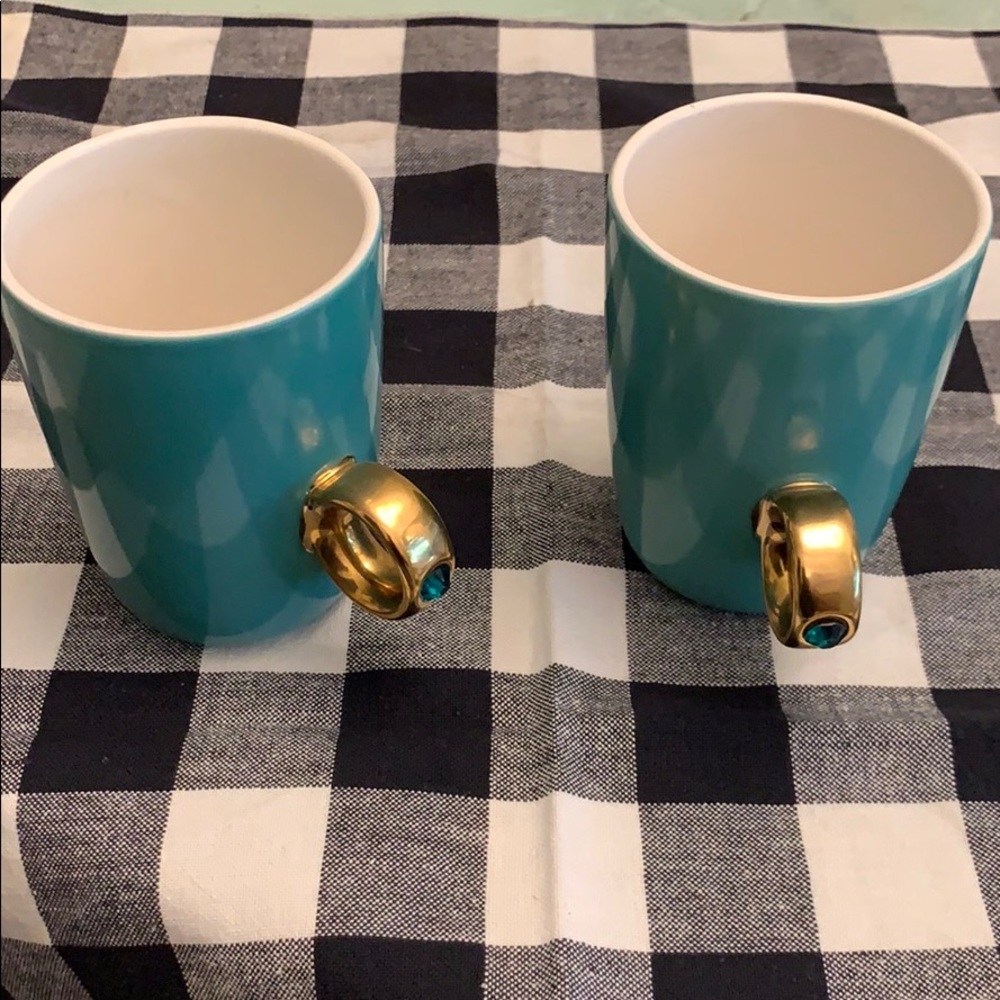 Two 2-carat cup- Fred and friends
